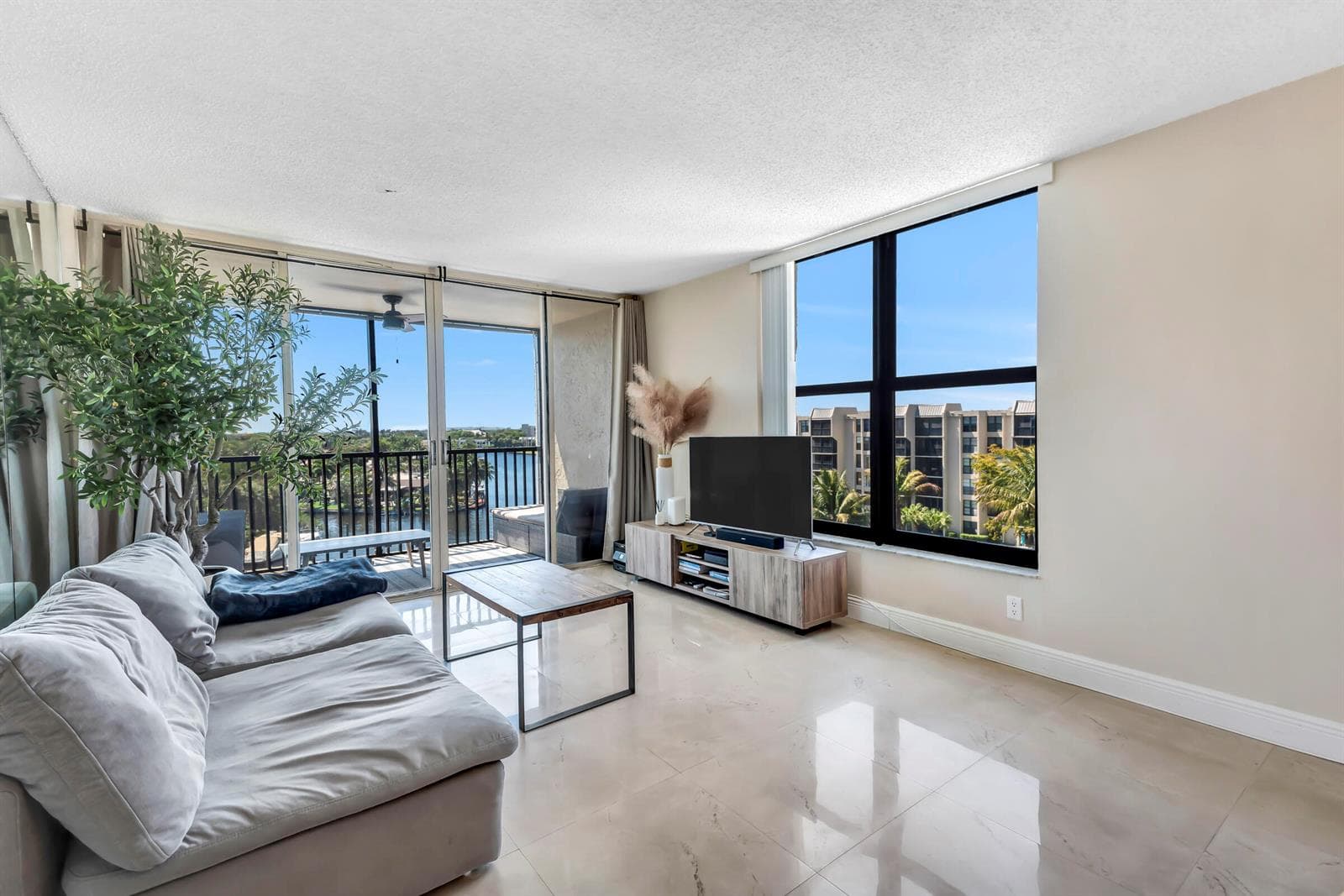 22 Royal Palm Way 606 photo 14
