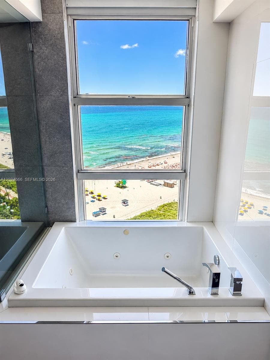 4201 Collins Ave 1503 photo 10