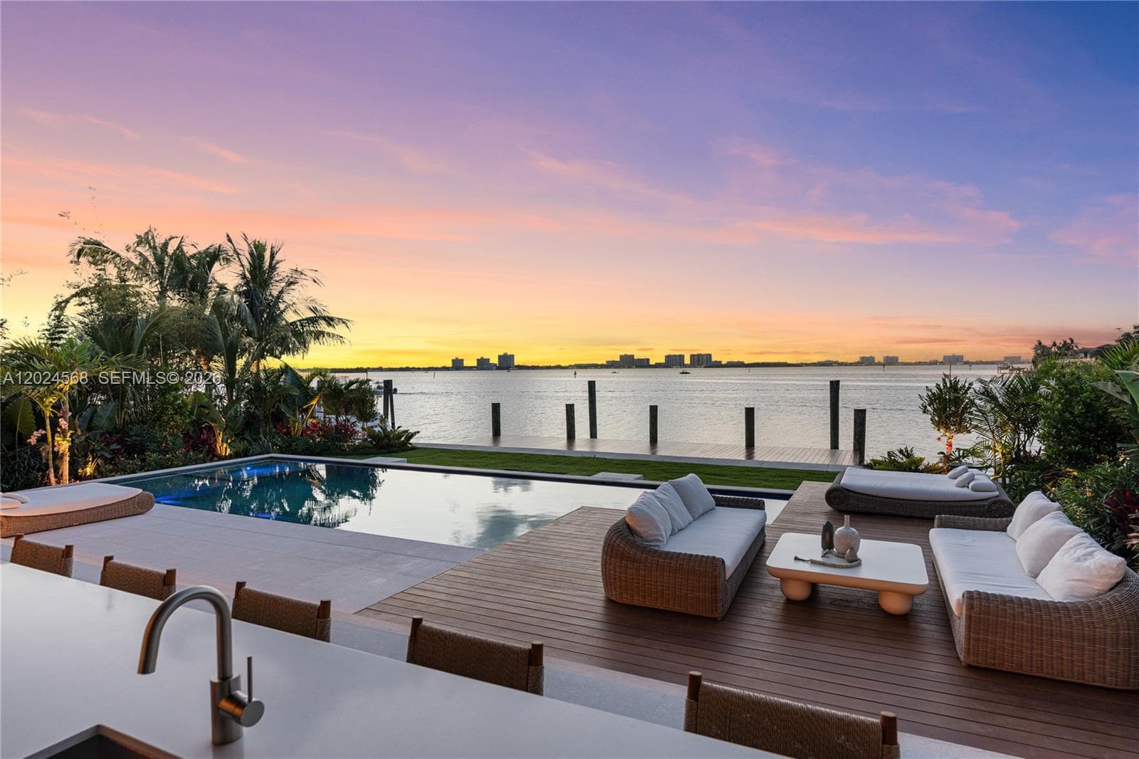 857 Shore Dr photo 2