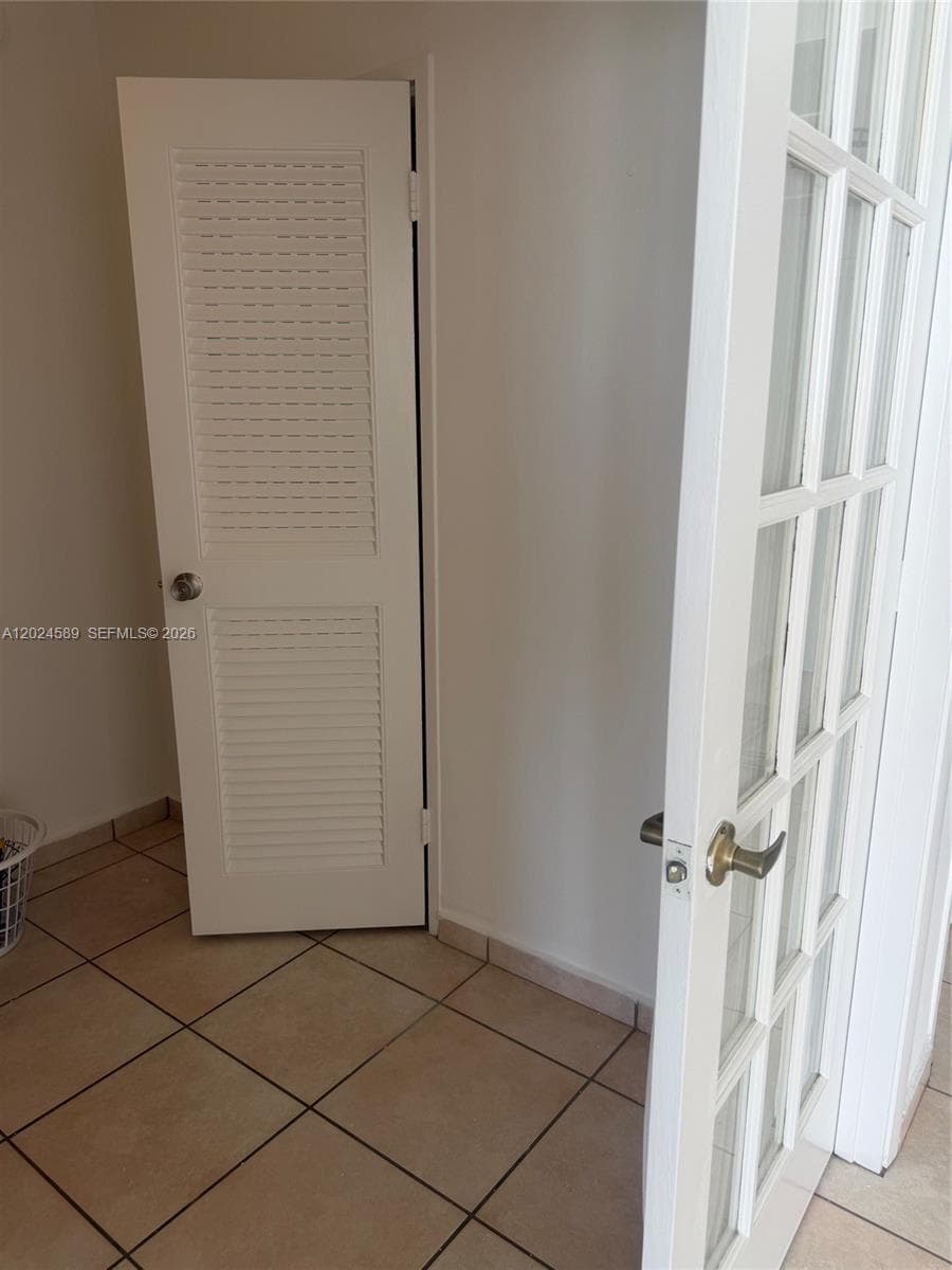 5601 COLLINS AV 607 photo 16