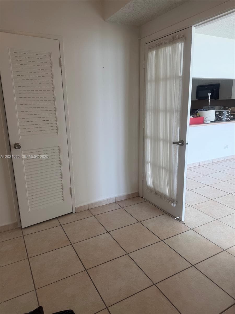 5601 COLLINS AV 607 photo 14