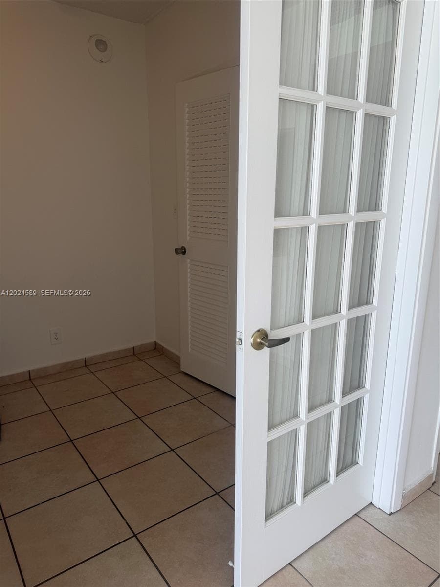 5601 COLLINS AV 607 photo 15