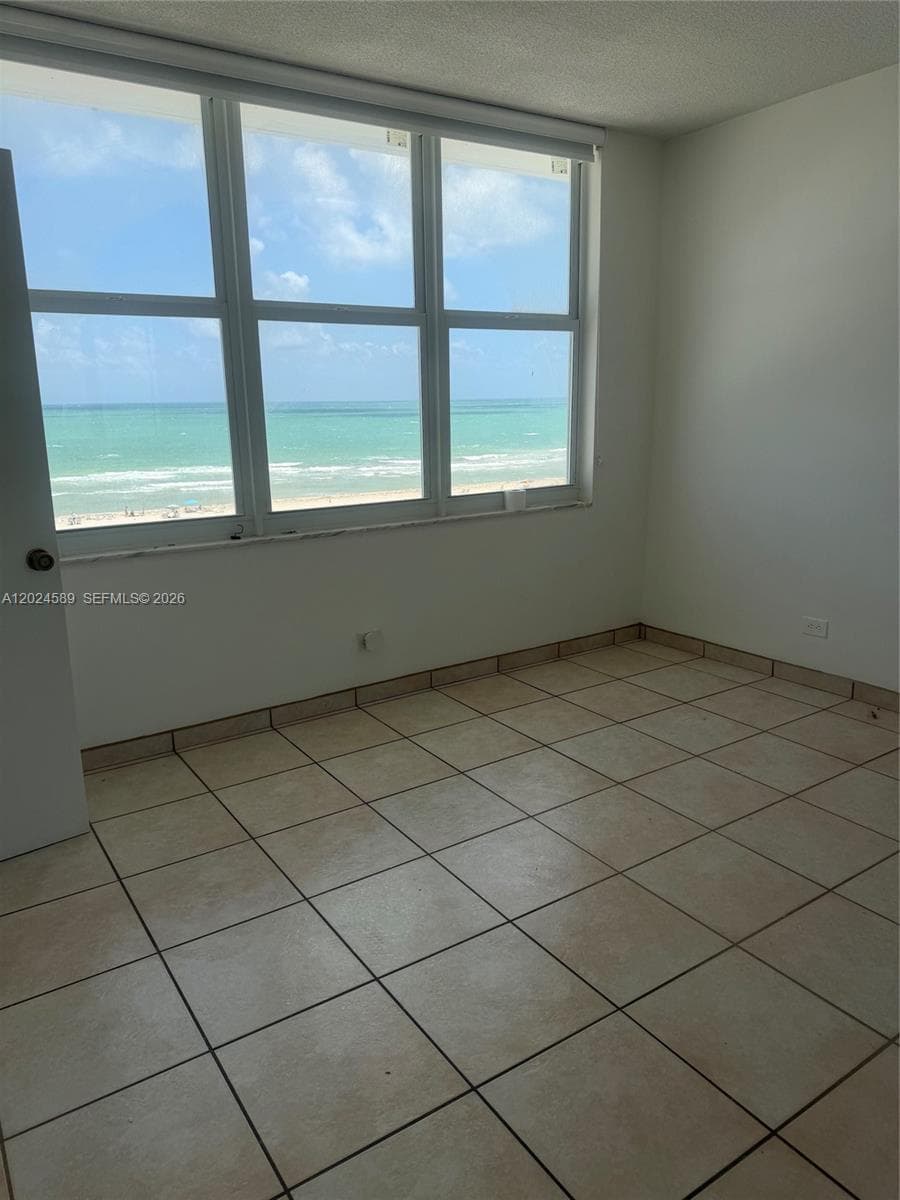 5601 COLLINS AV 607 photo 11