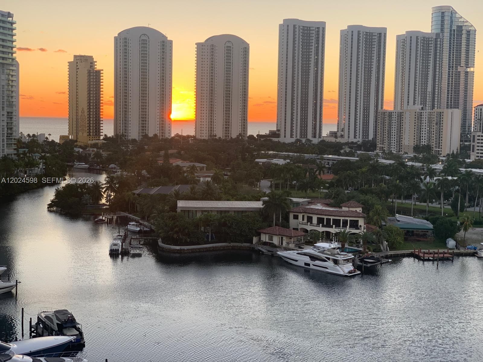 400 Sunny Isles Blvd 1202 photo 2