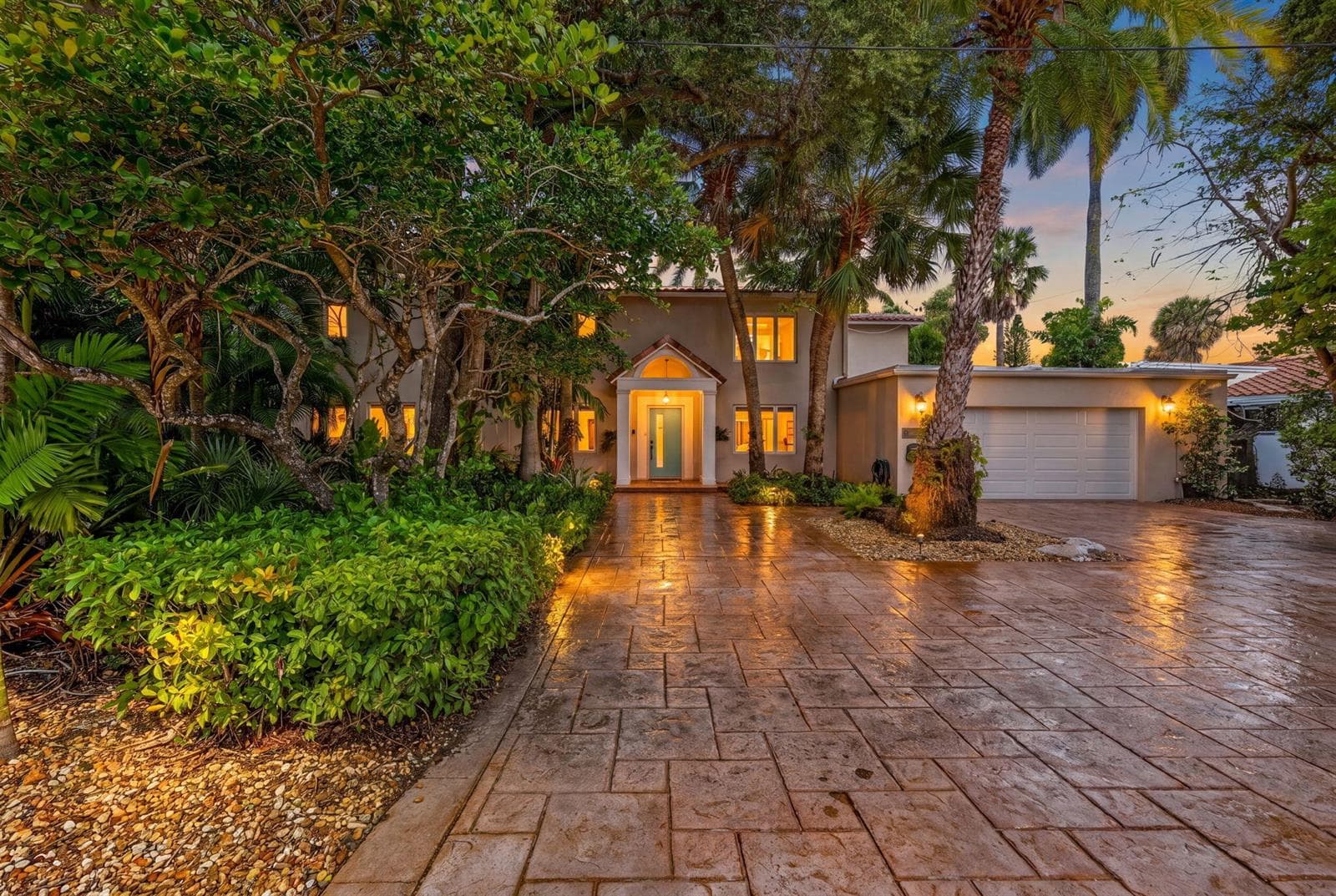 829 Coconut Drive photo 2