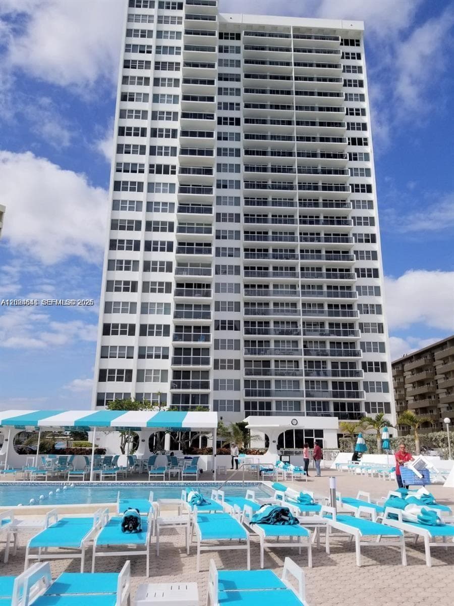 3140 S Ocean Dr 1705 photo 1