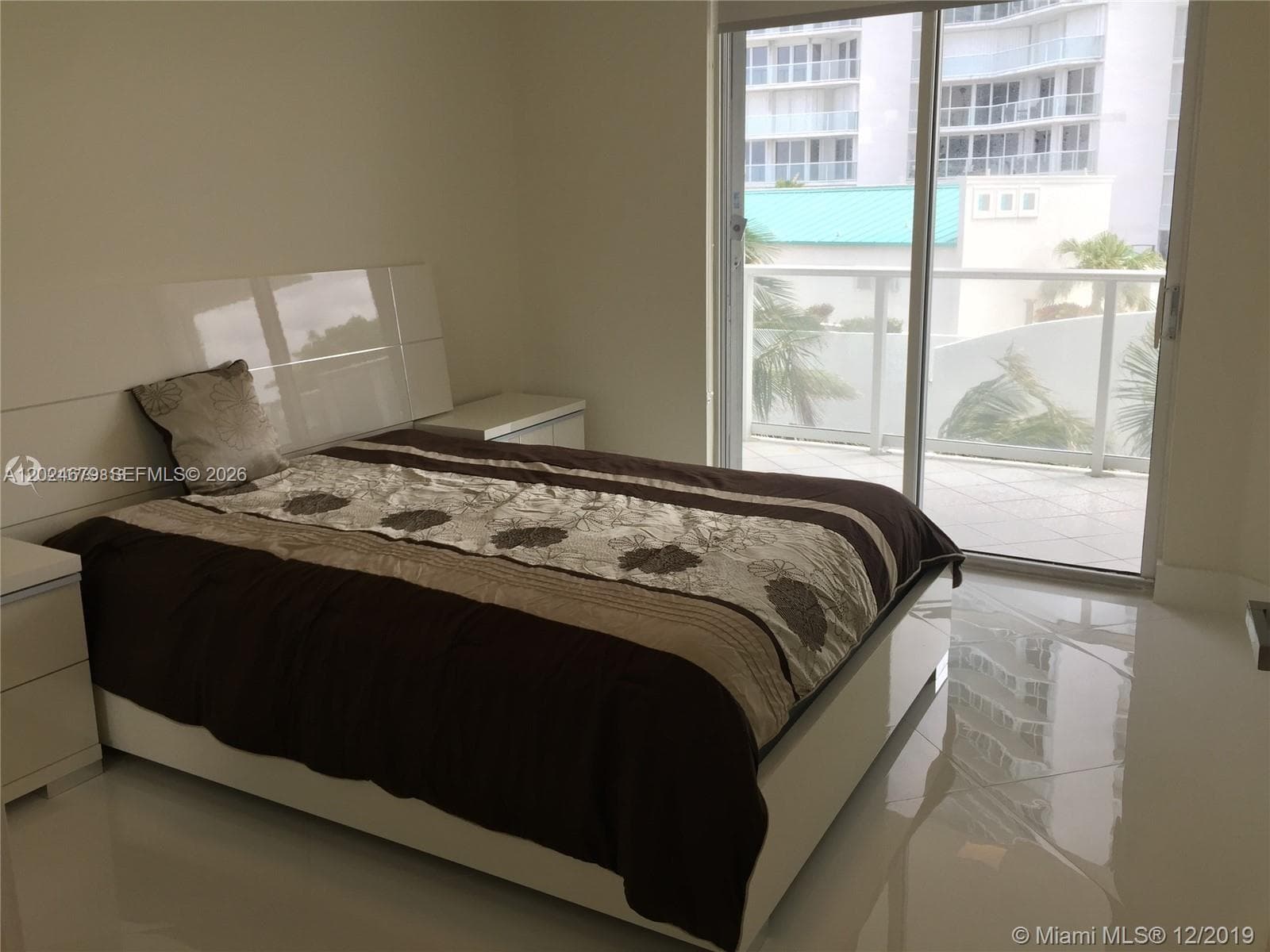 16485 Collins Ave 538 photo 9