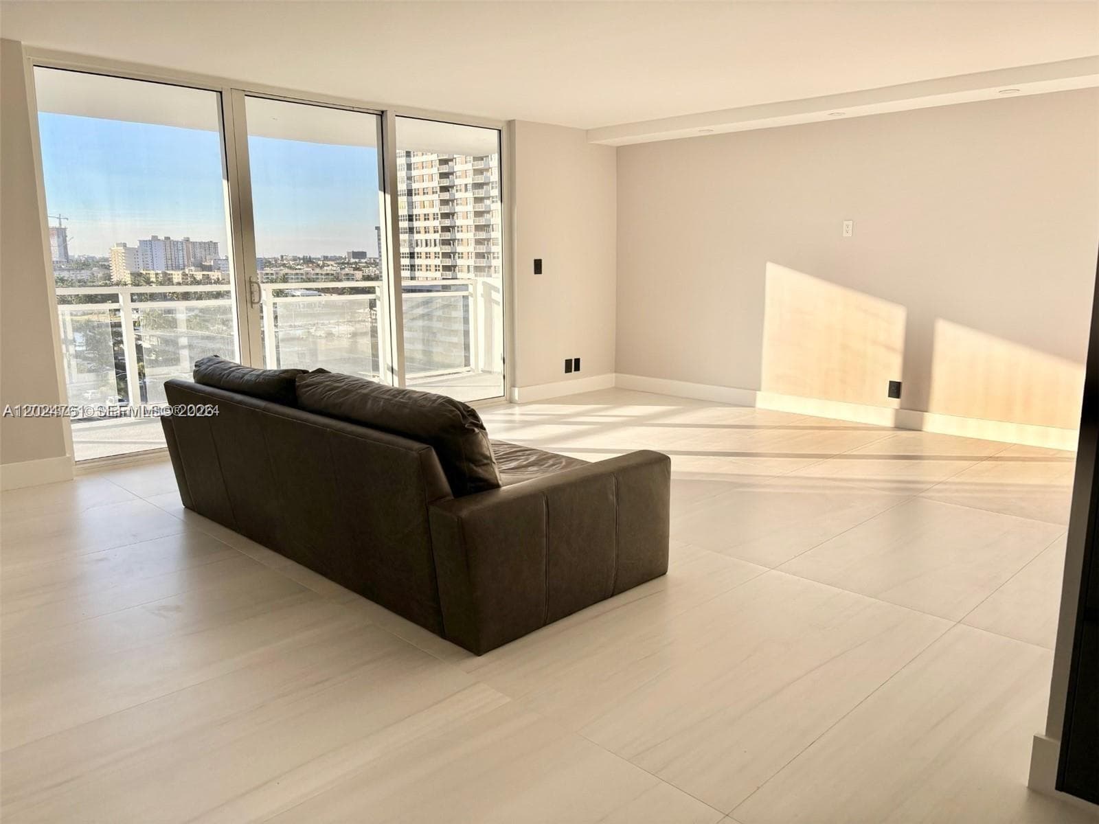 2030 Ocean Dr 806 photo 13