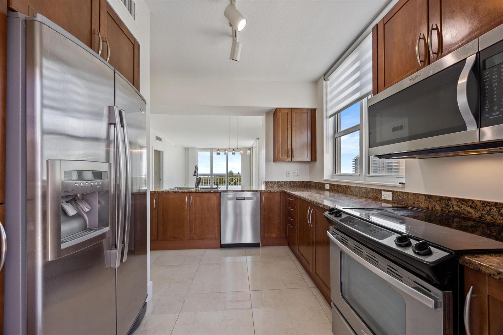 450 N Federal Highway 905 photo 16