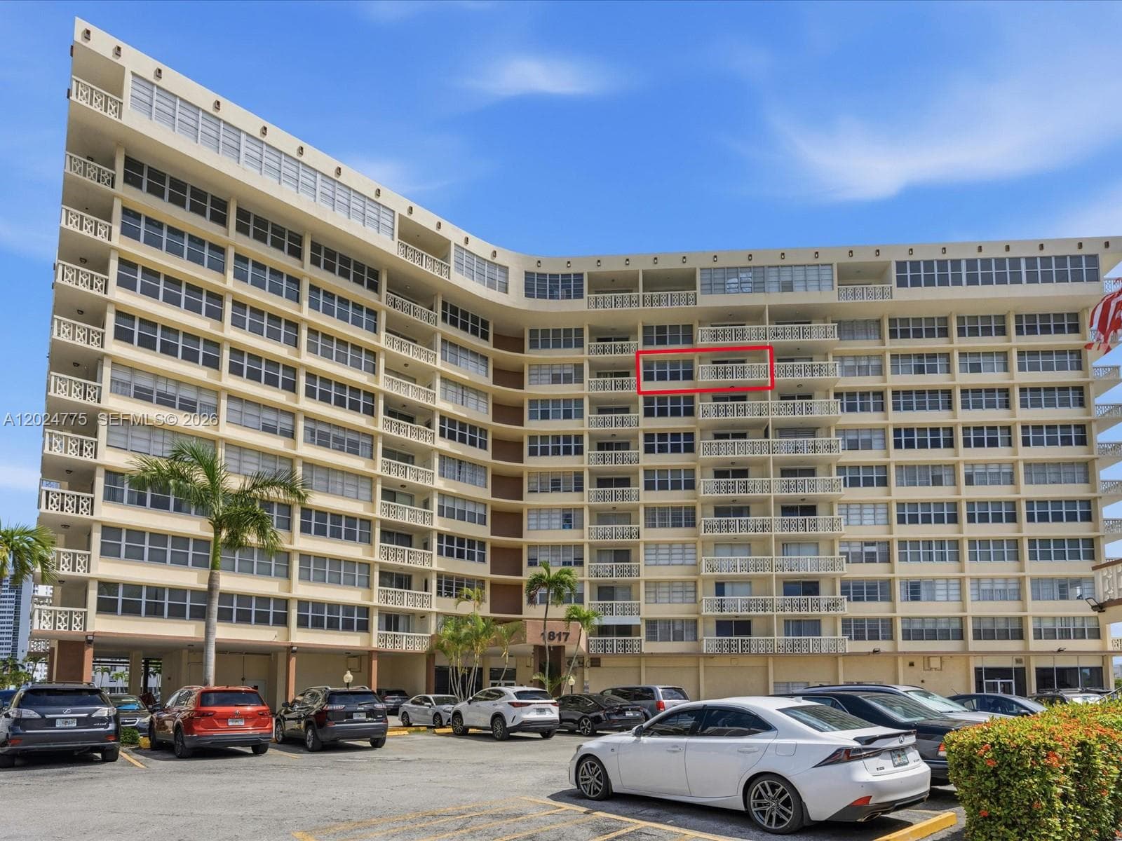 1817 S Ocean Dr 918 photo 2