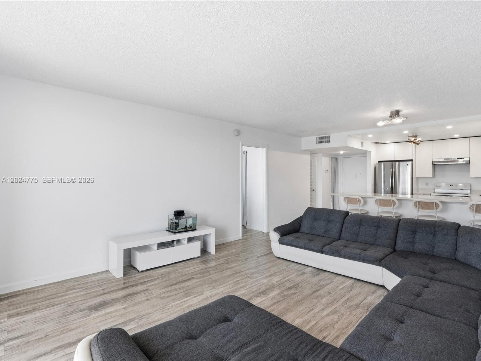 1817 S Ocean Dr 918 photo 16