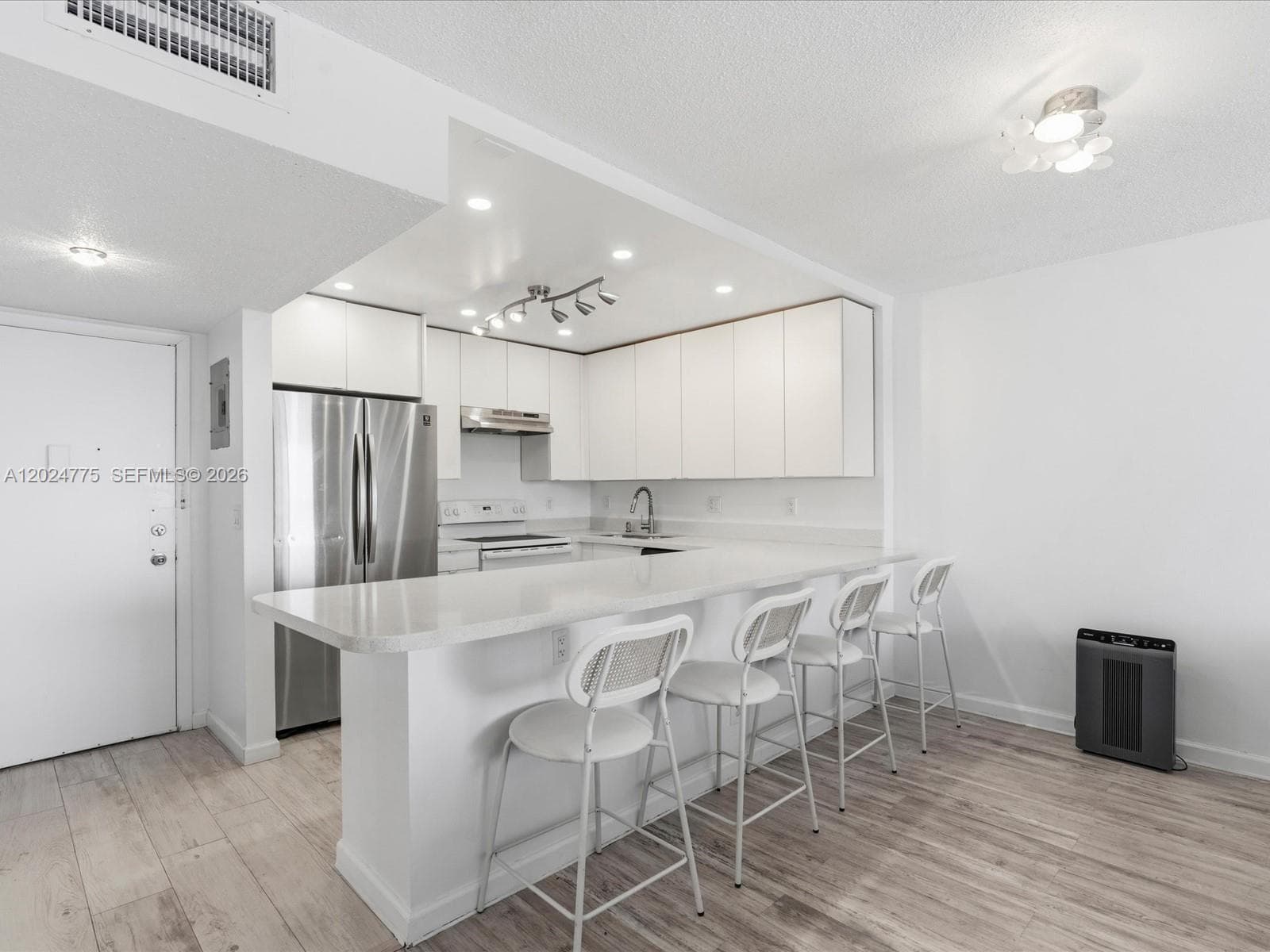 1817 S Ocean Dr 918 photo 3