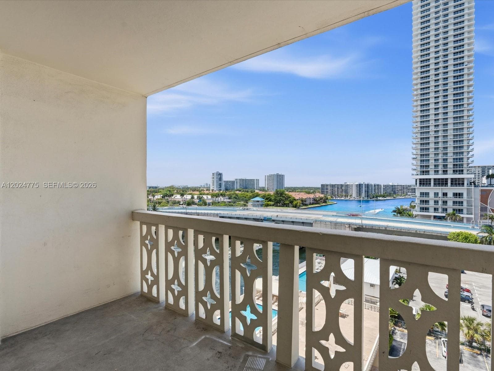 1817 S Ocean Dr 918 photo 5