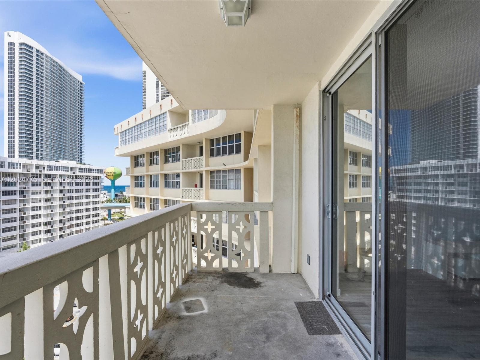 1817 S Ocean Dr 918 photo 24