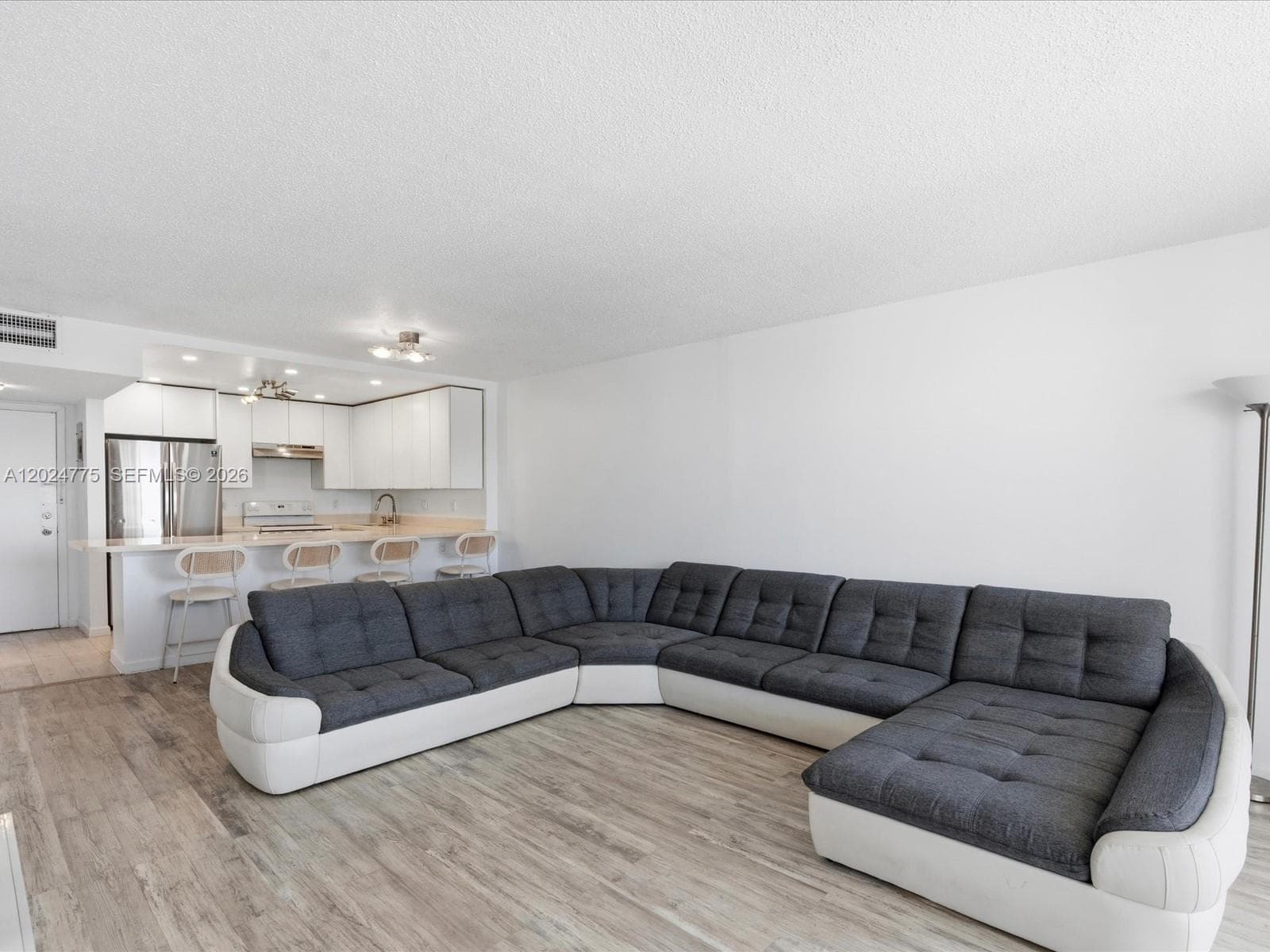 1817 S Ocean Dr 918 photo 14