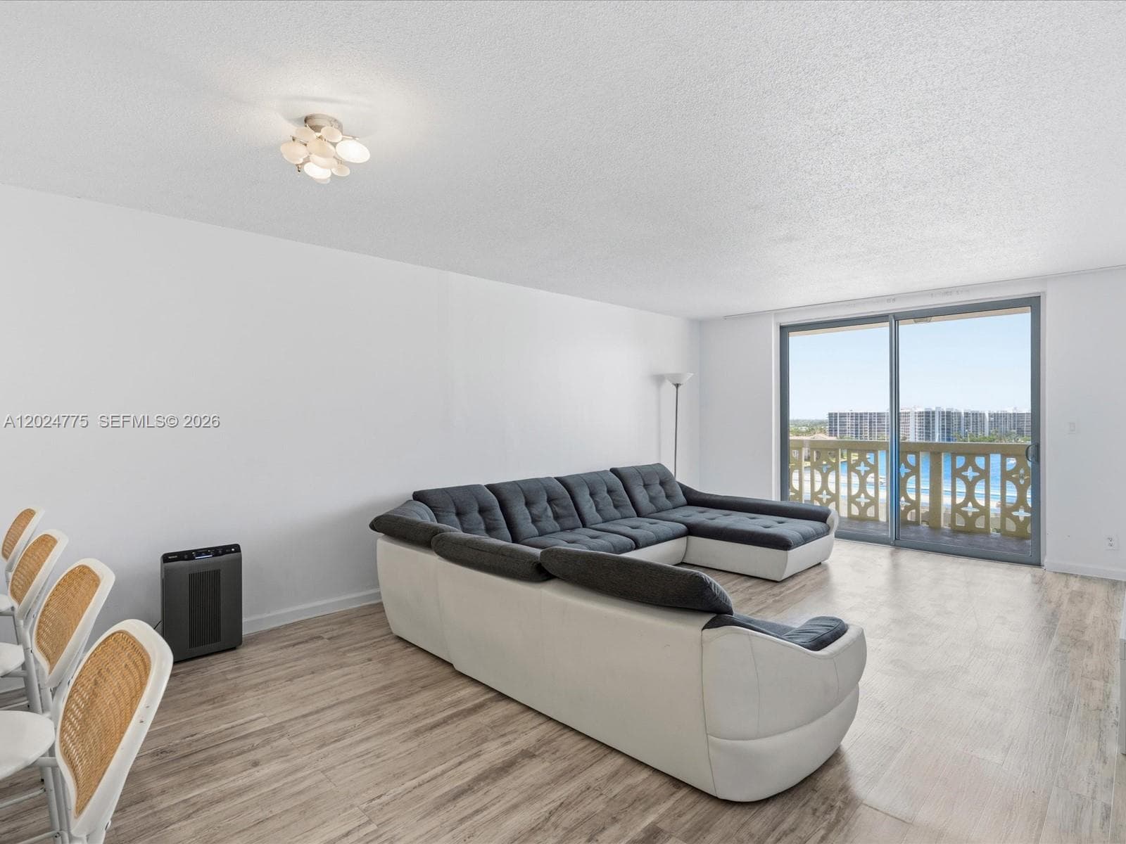 1817 S Ocean Dr 918 photo 4