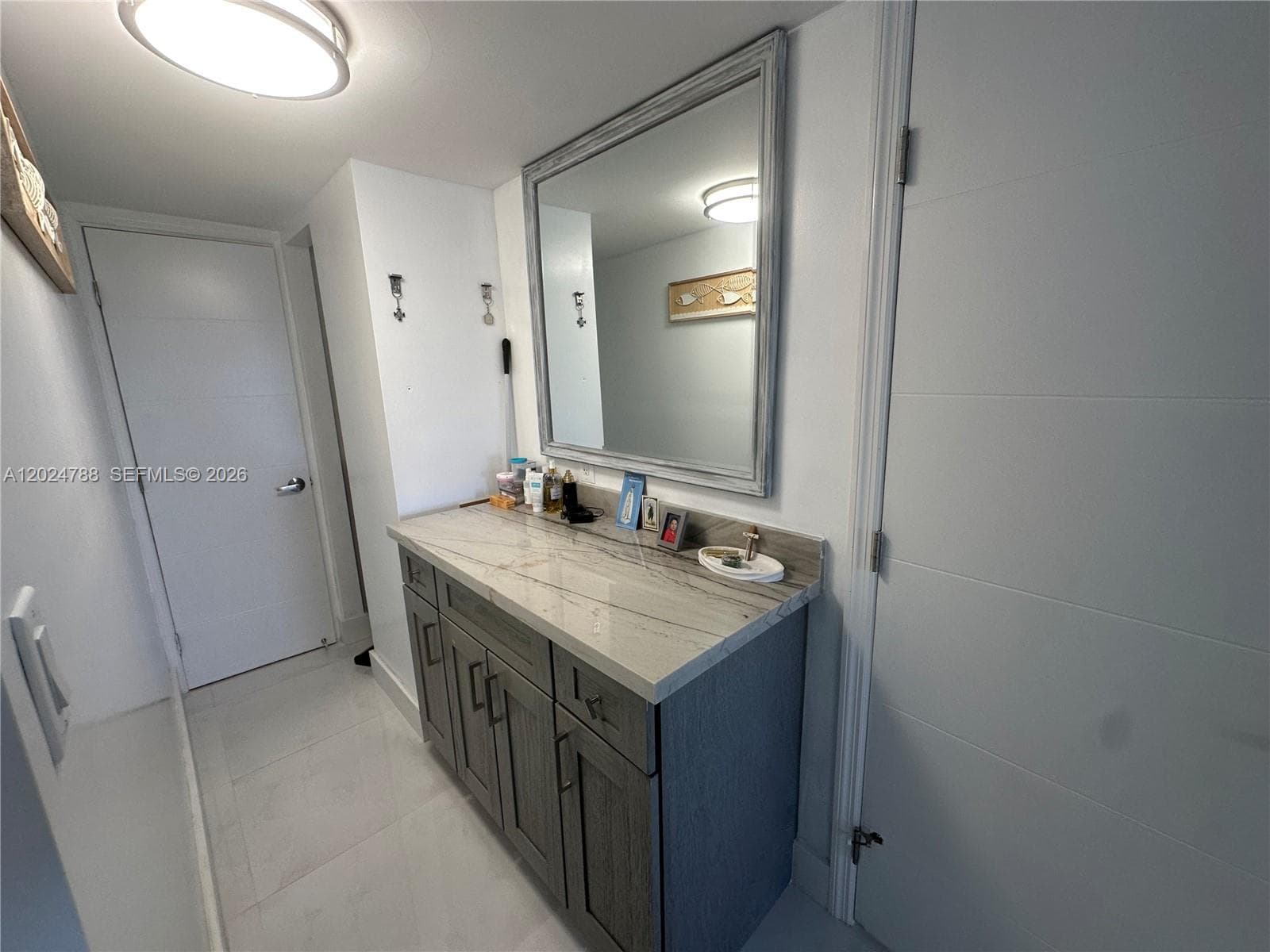 2030 Ocean Dr 916 photo 17