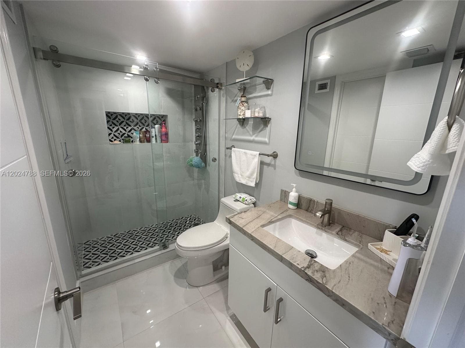 2030 Ocean Dr 916 photo 16