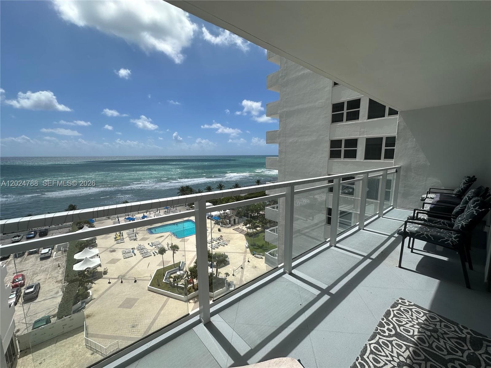 2030 Ocean Dr 916 photo 1