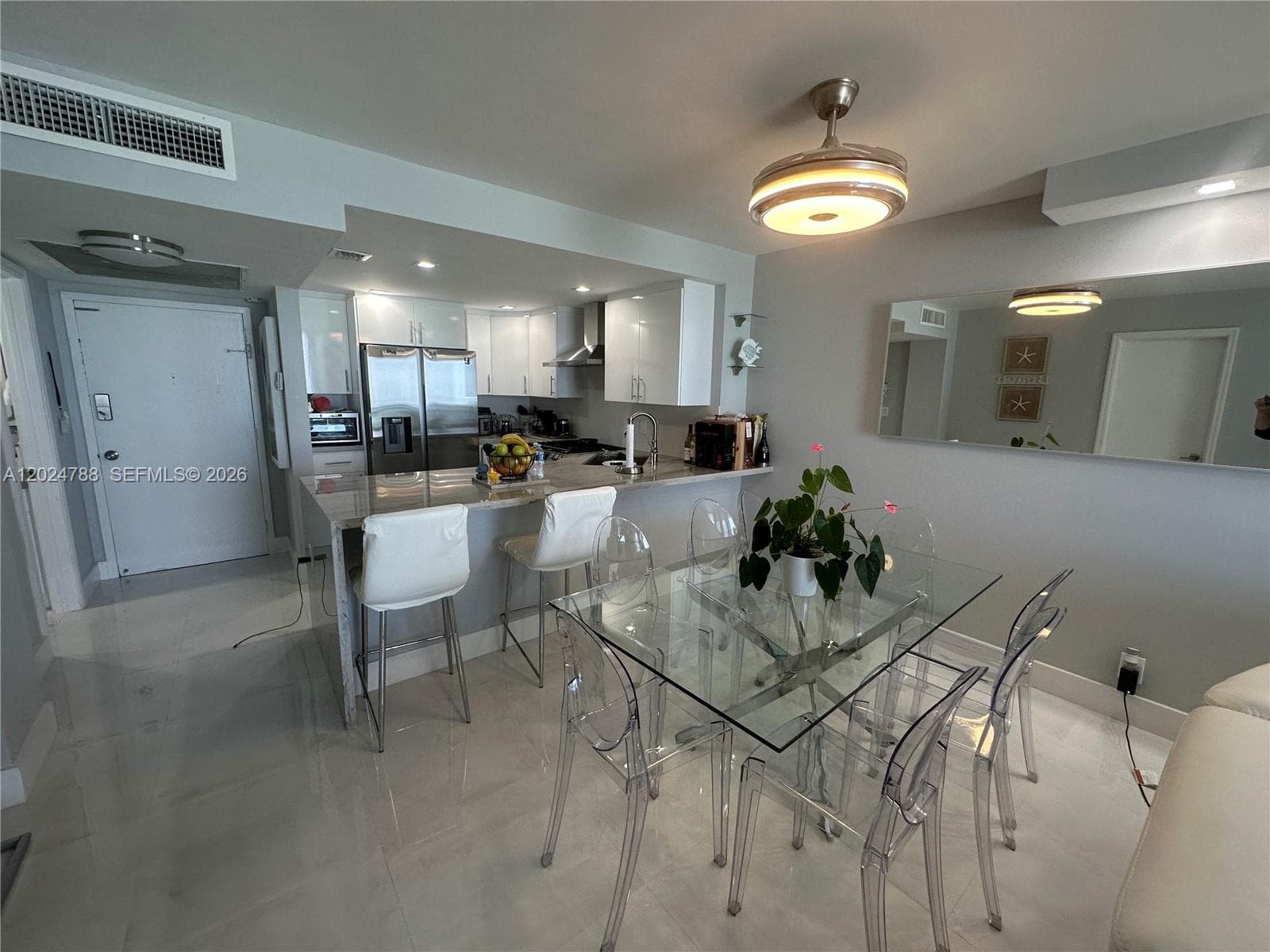 2030 Ocean Dr 916 photo 5