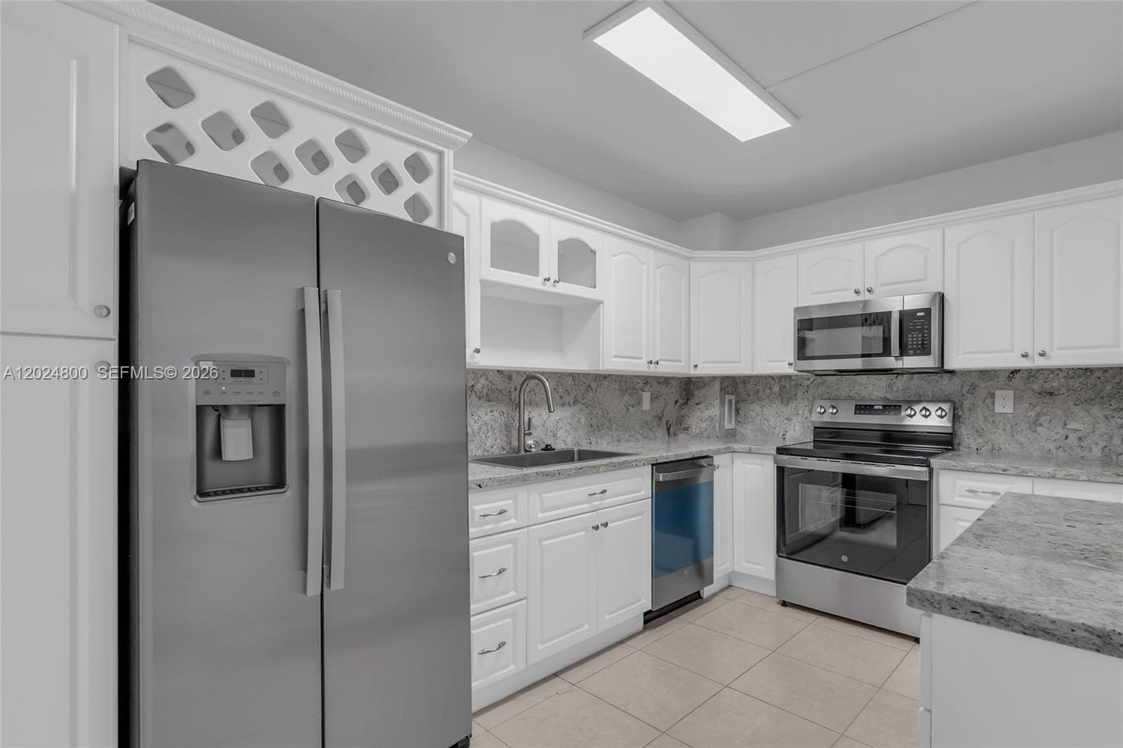 90 Edgewater Dr 1201 photo 9