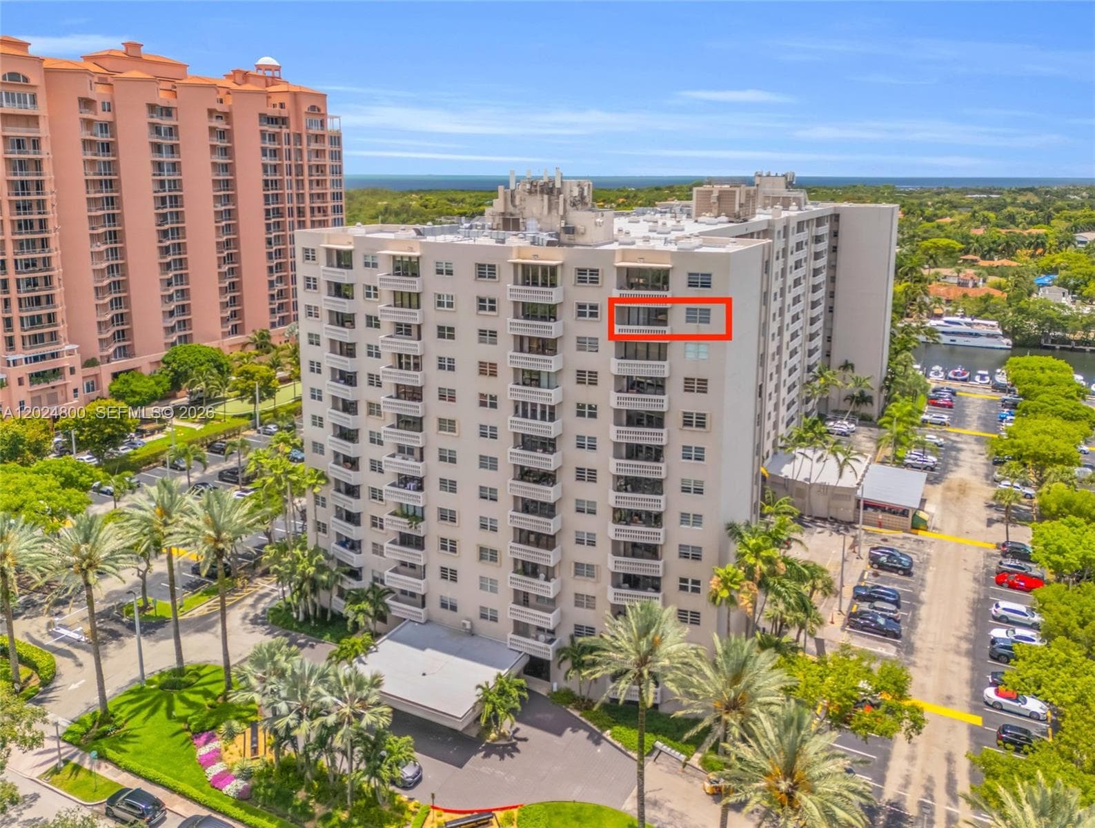 90 Edgewater Dr 1201 photo 4