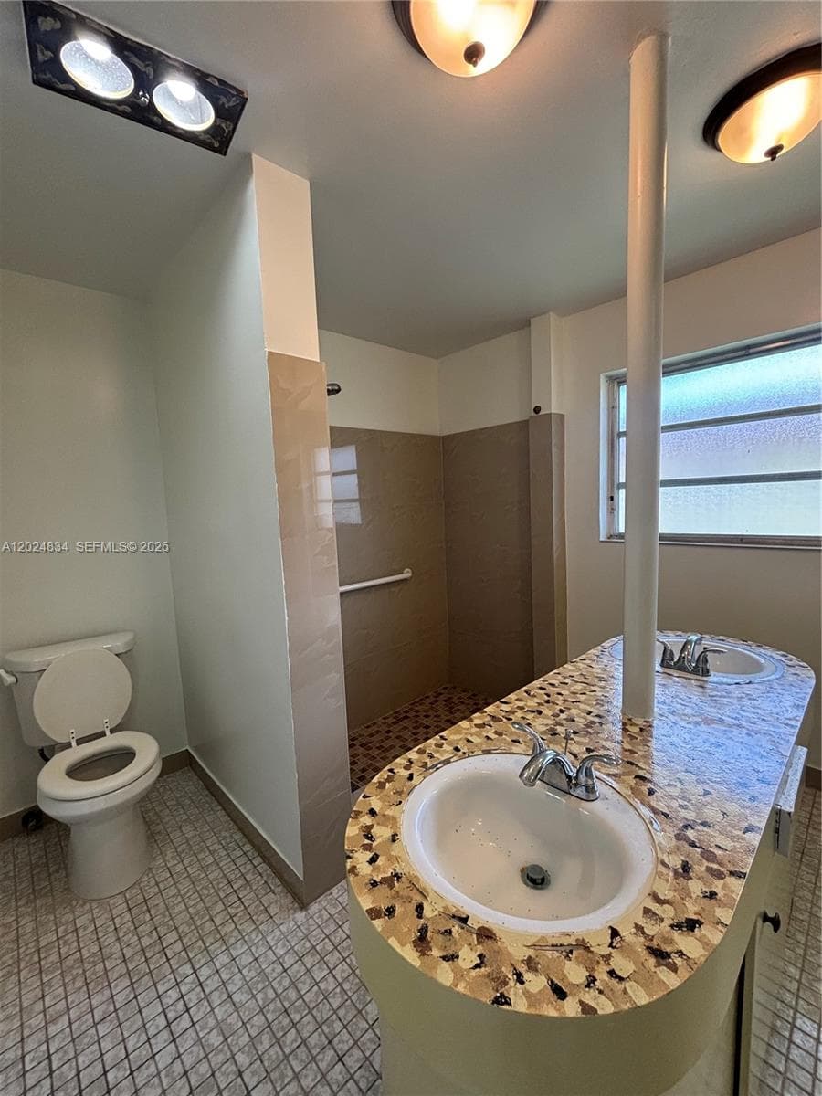 1040 Crystal Lake Dr 2 photo 11