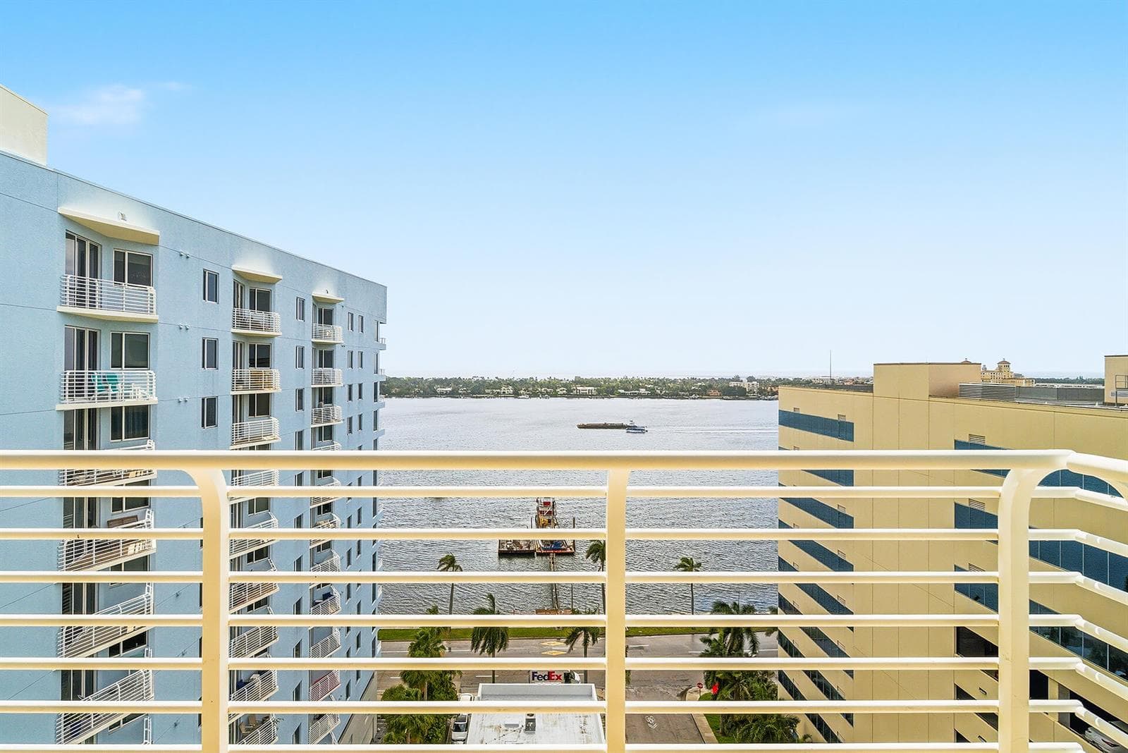 1551 N Flagler Drive Lph 11 photo 4