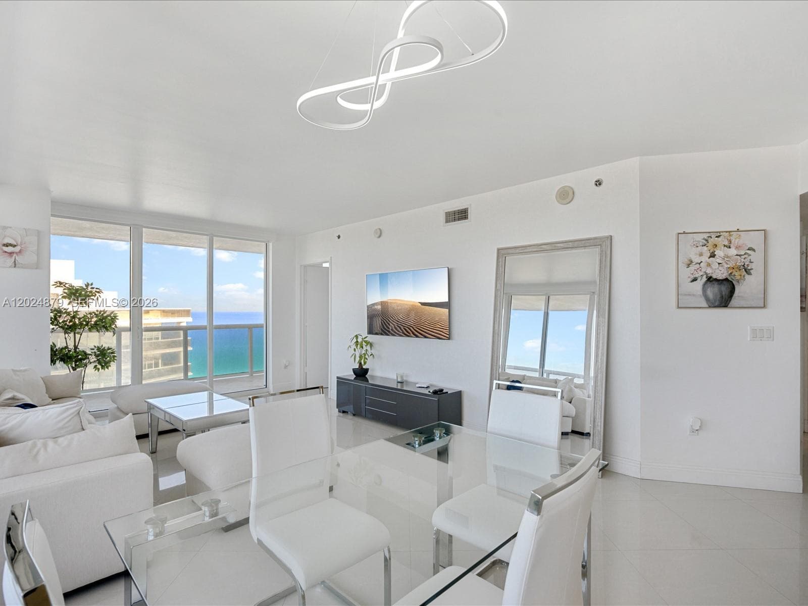 1830 Ocean Dr 4508 photo 2