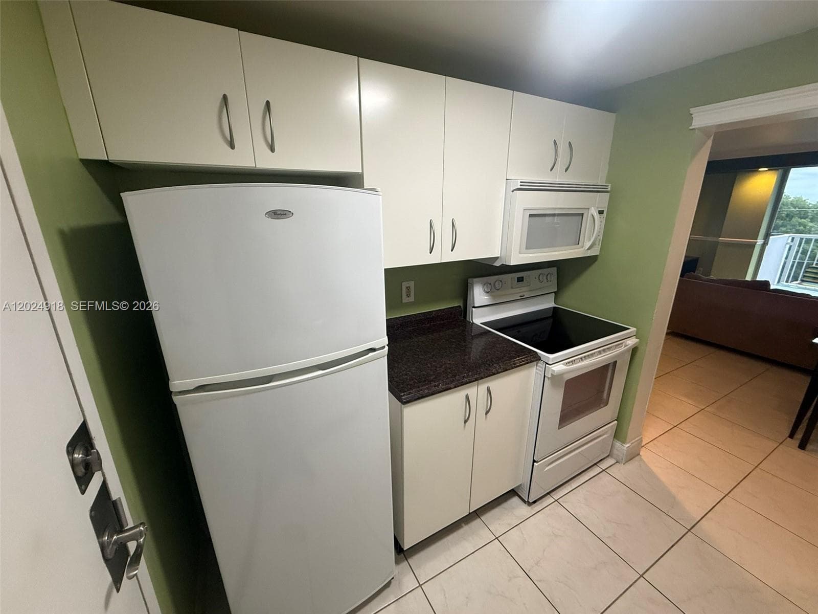2020 NE 135th St 503 photo 7