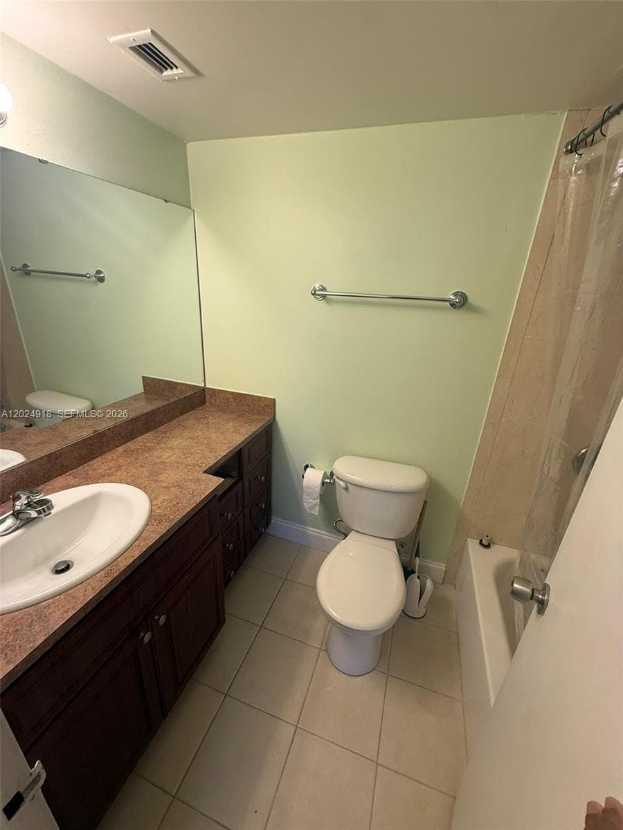 2020 NE 135th St 503 photo 14