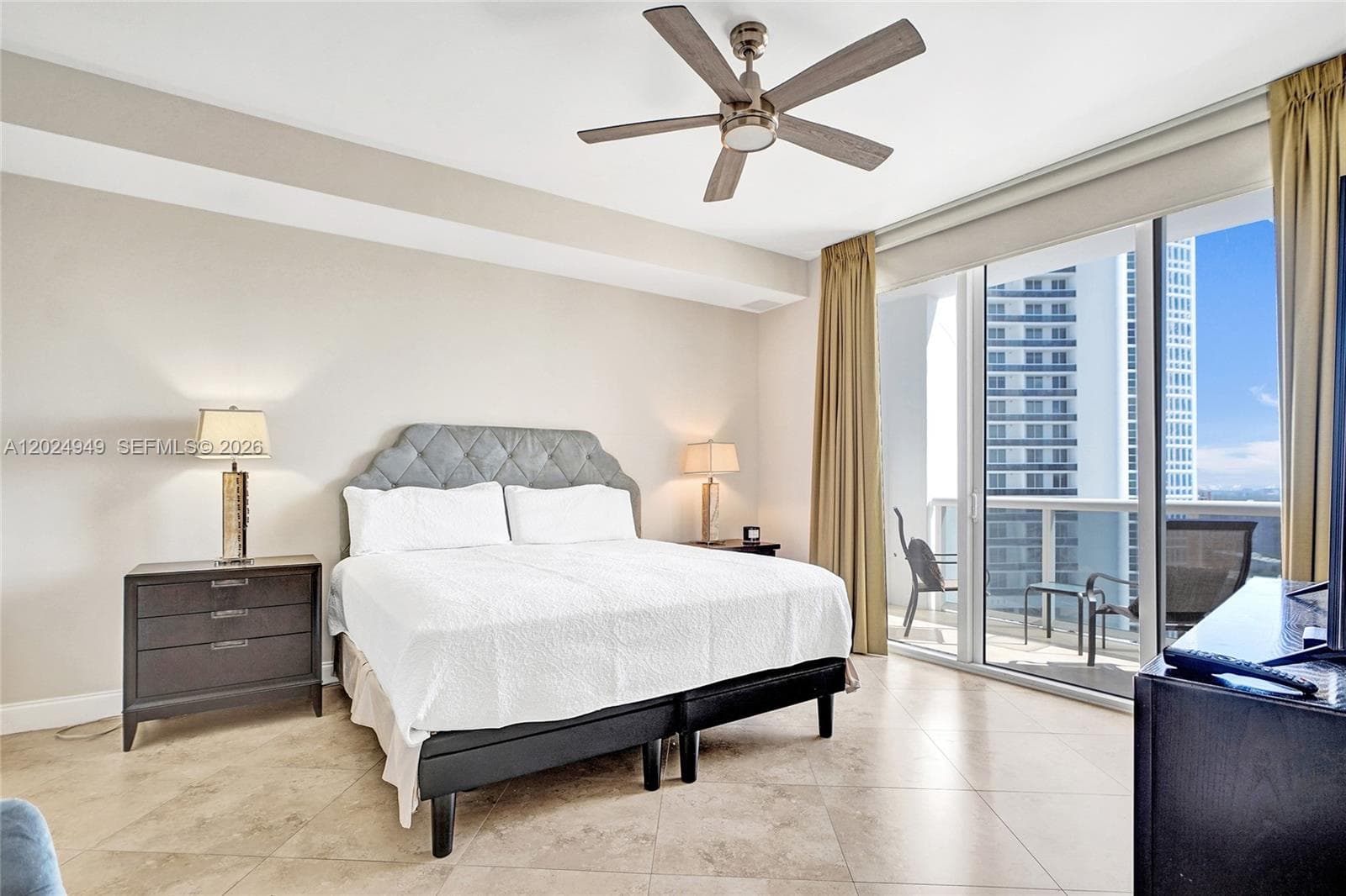 18201 Collins Ave 3707 photo 23