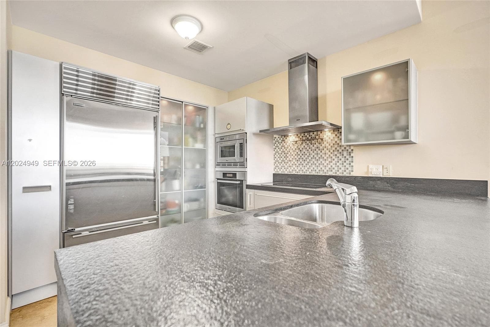 18201 Collins Ave 3707 photo 8