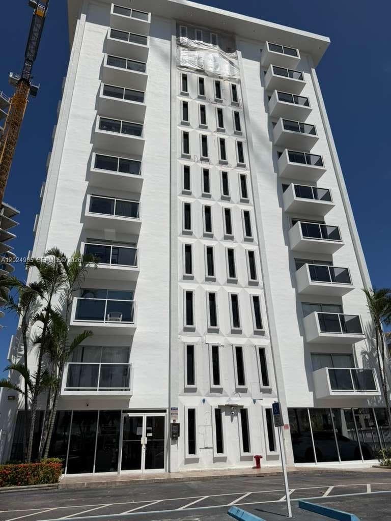 5313 Collins Ave 1109 photo 2
