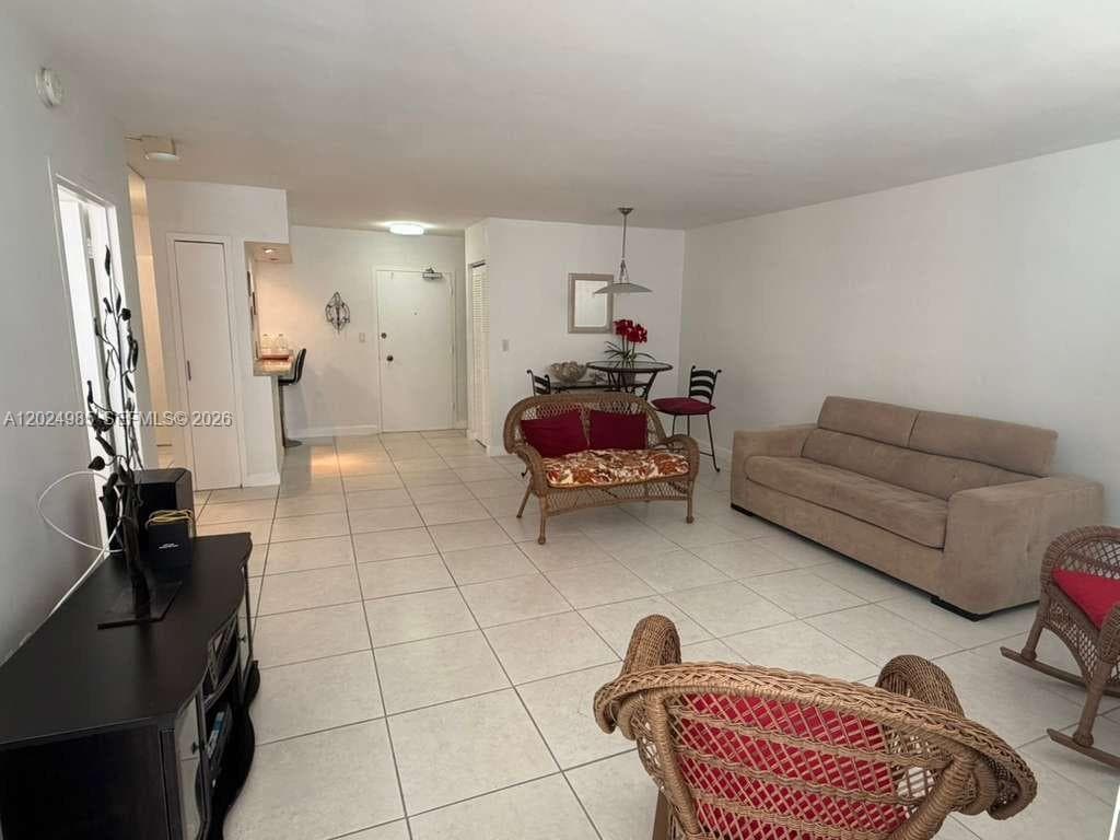5313 Collins Ave 1109 photo 4
