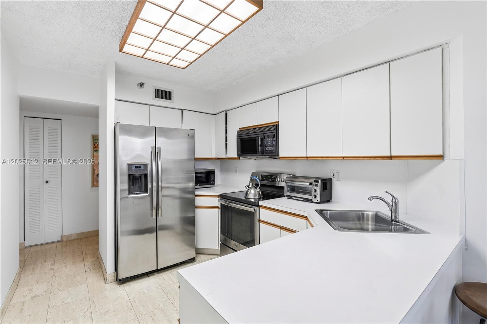 19195 NE 36th Ct 502 photo 6