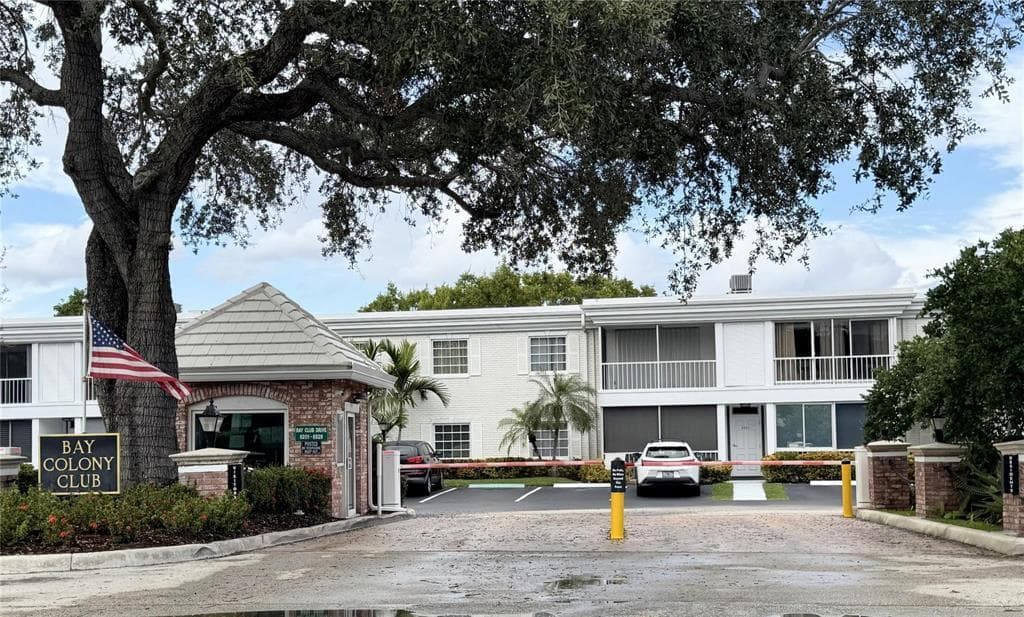 6417 Bay Club Drive 2 photo 2