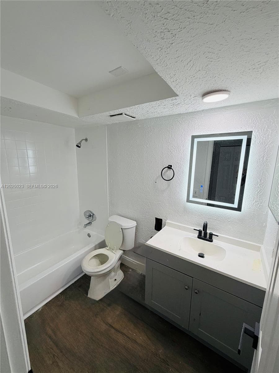 331 NW 42ND CT 101 photo 2