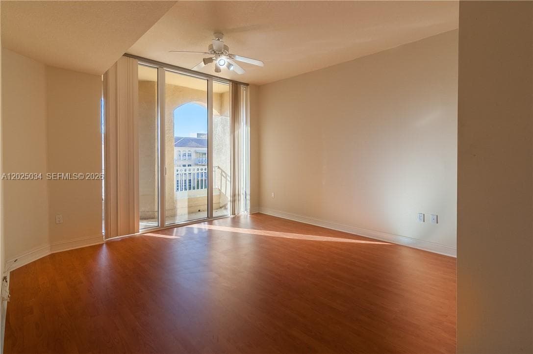 3001 NE 185 ST 624 photo 17