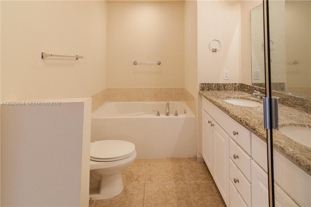 3001 NE 185 ST 624 photo 20