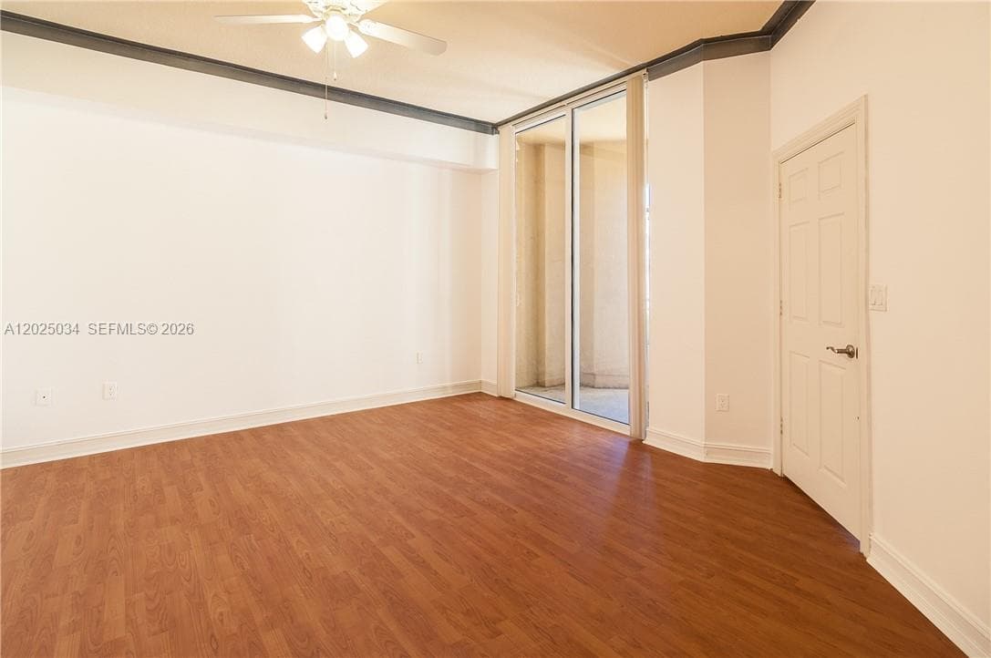3001 NE 185 ST 624 photo 14