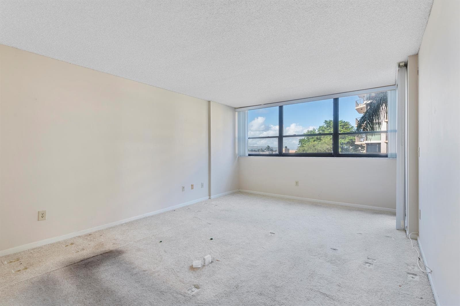 859 Jeffery Street 312 photo 16
