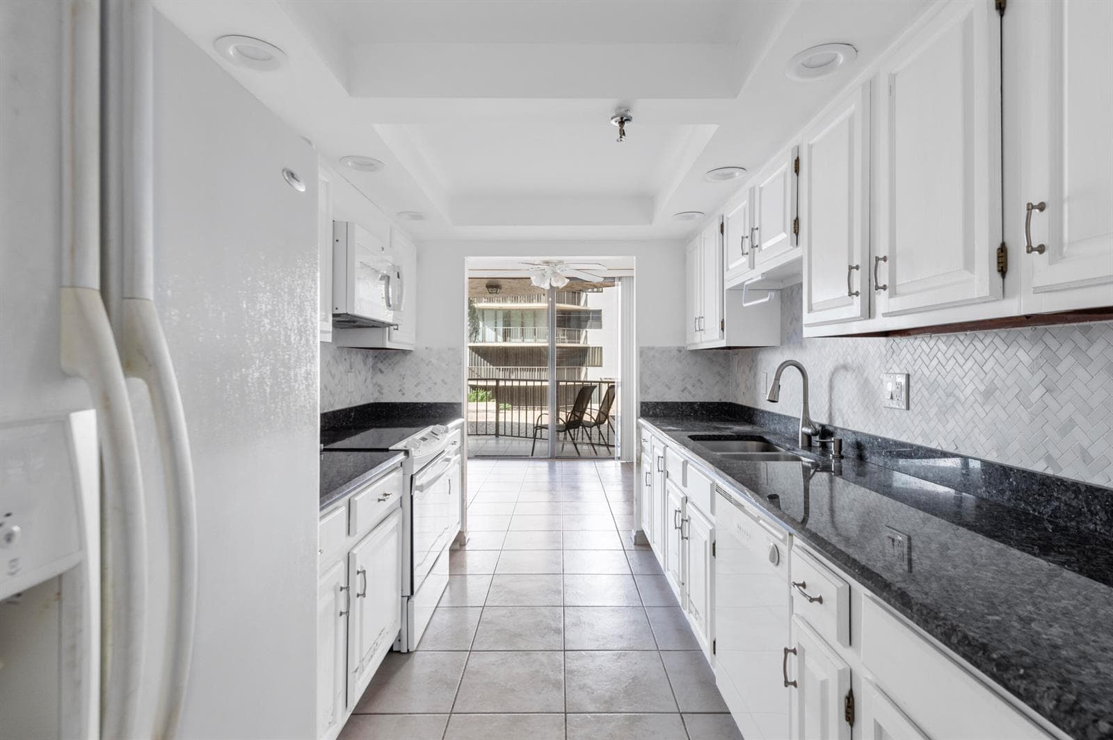 859 Jeffery Street 312 photo 3