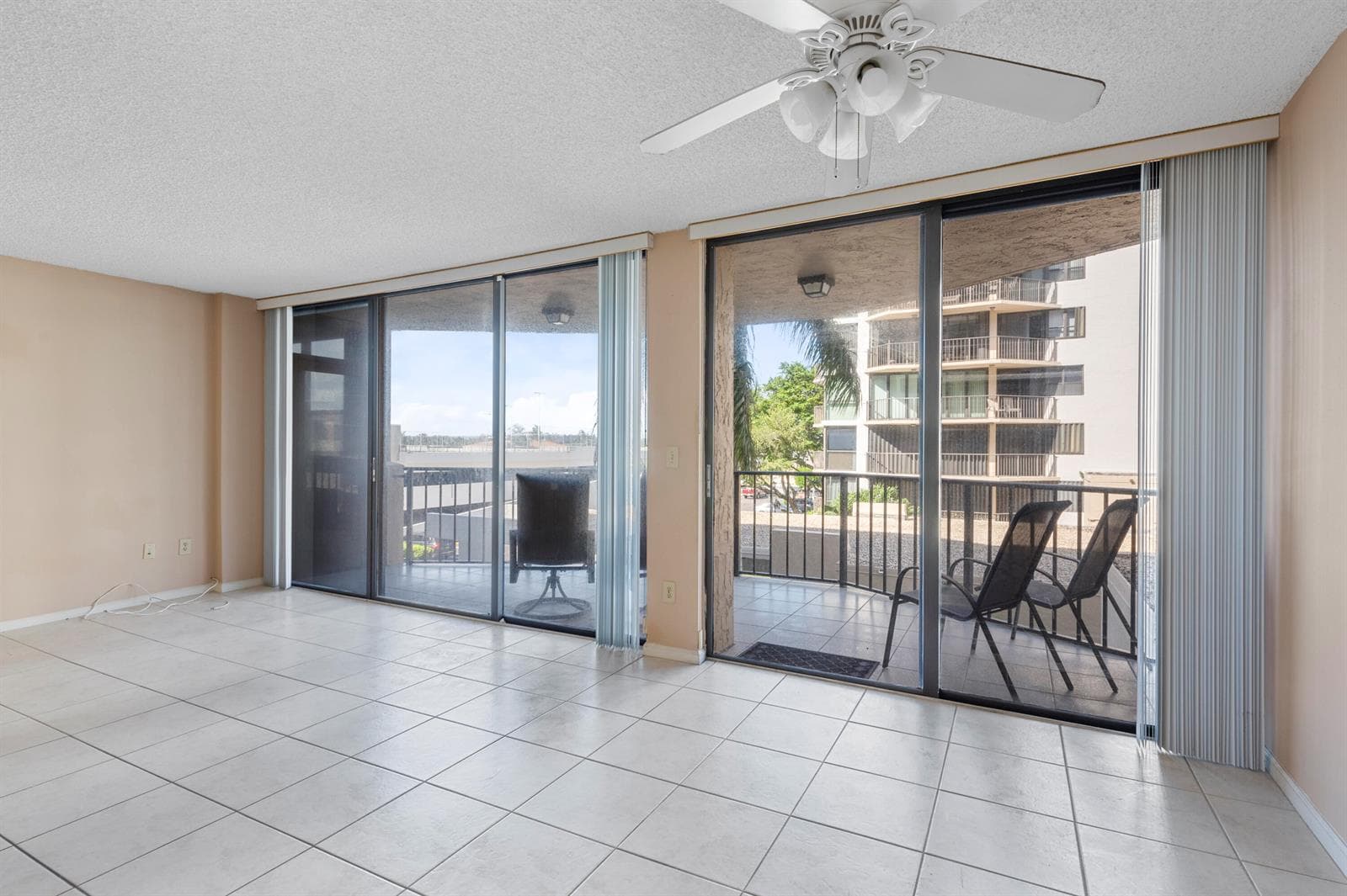 859 Jeffery Street 312 photo 9