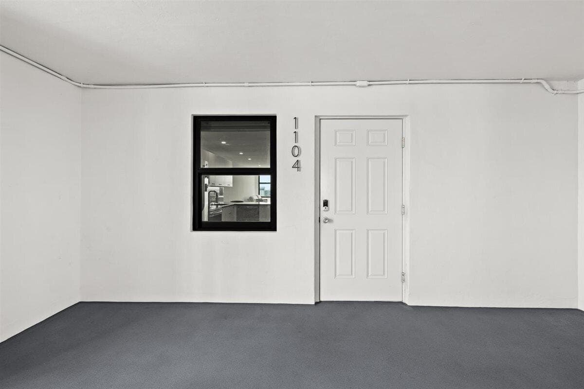 1401 N Riverside Drive 1104 photo 2