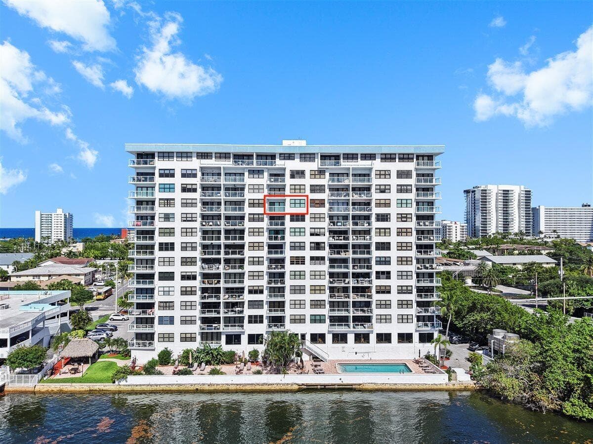 1401 N Riverside Drive 1104 photo 1