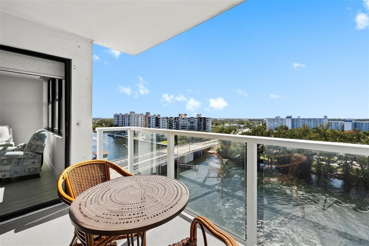 1401 N Riverside Drive 1104 photo 18