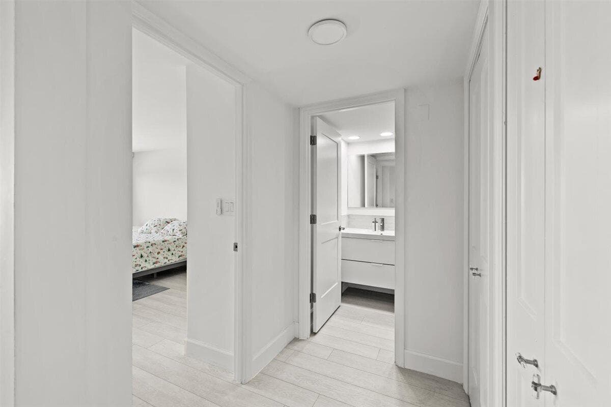 1401 N Riverside Drive 1104 photo 11