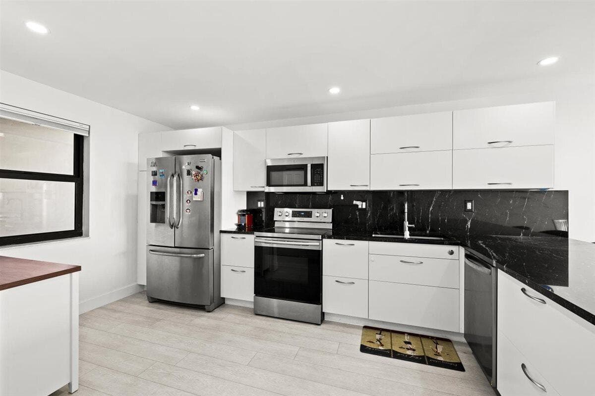1401 N Riverside Drive 1104 photo 4