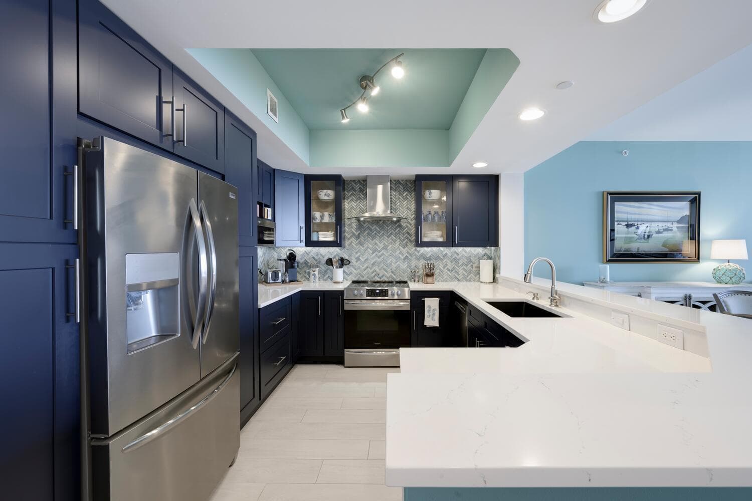 2650 Lake Shore Drive 1602 photo 2